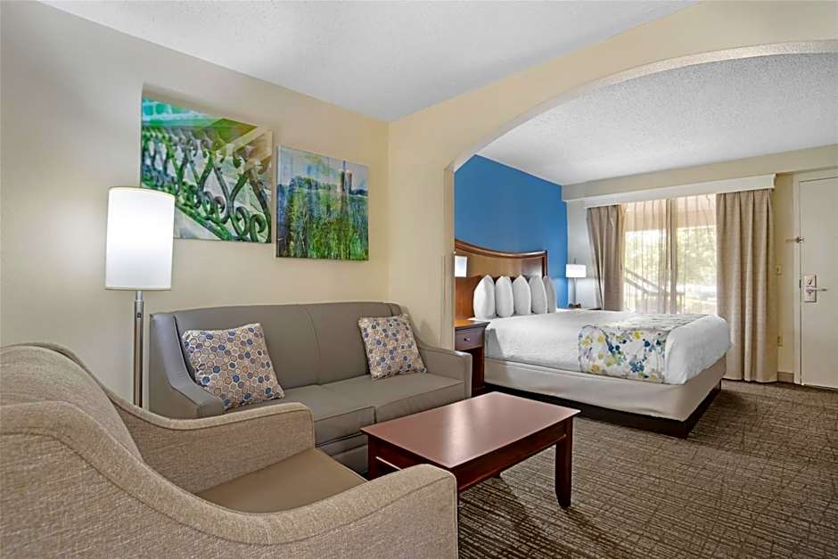 Best Western Inn & Suites Monroe