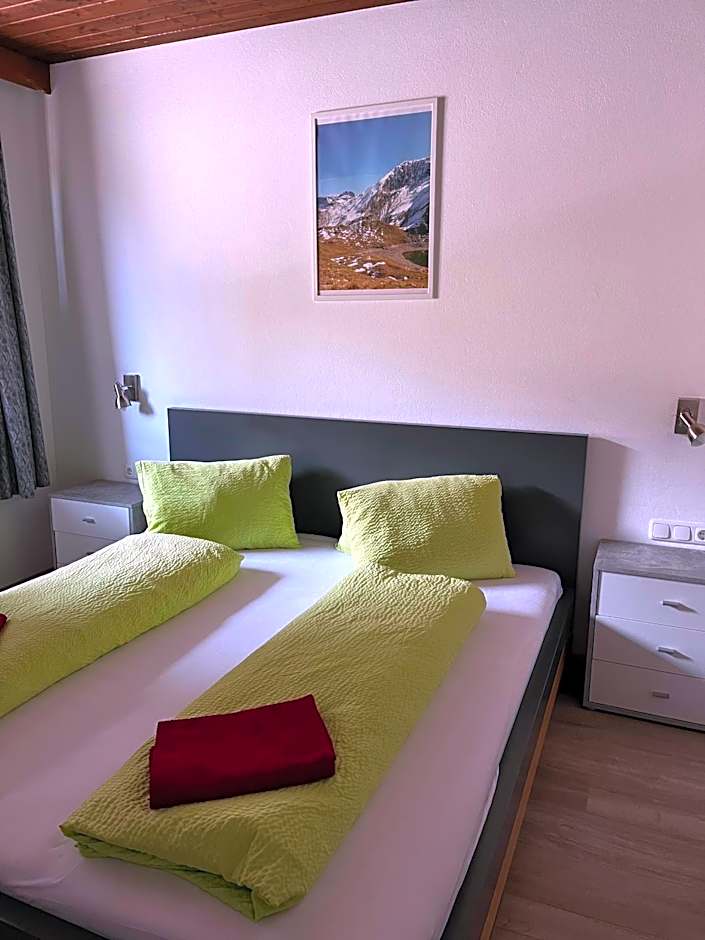 Pension Steiner, 6143 Matrei am Brenner!!Check-in between 15 - 21 o'clock!! No breakfast