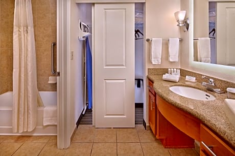 Suite Two Queen Beds Non Smoking