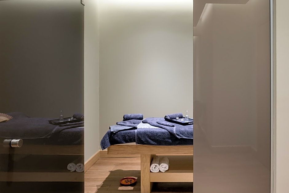 Ikones Seafront Luxury Suites