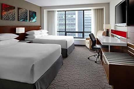 Family, Club lounge access, Deluxe Suite, 2 Queen, Sofa bed