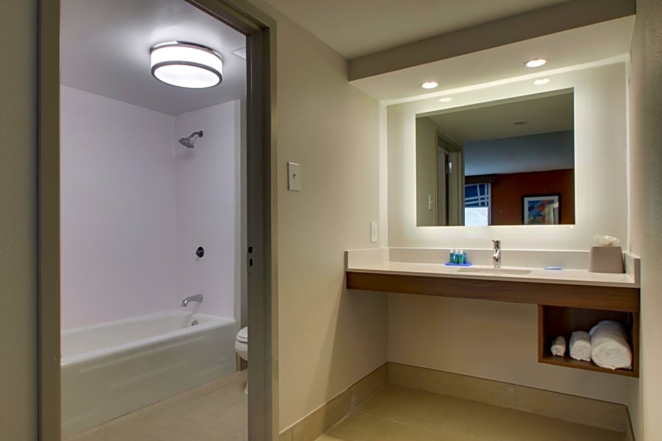 Holiday Inn Express Voorhees - Mt. Laurel By IHG