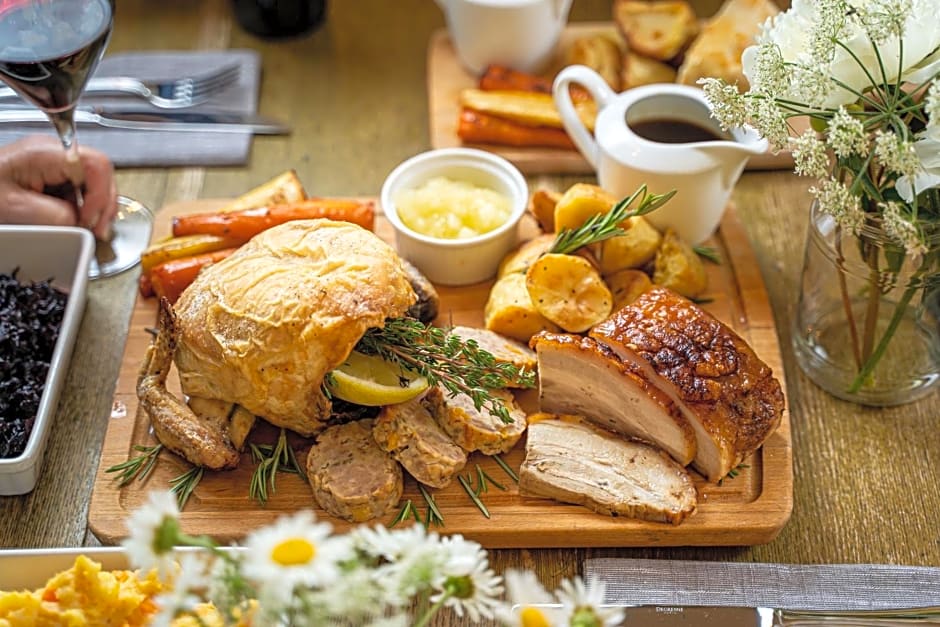 Rising Sun Pub, Restaurant and Rooms