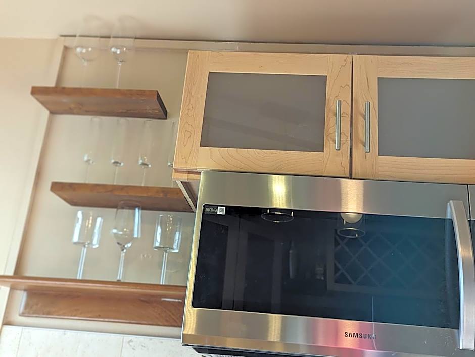 Fully renovated Manhattan gem