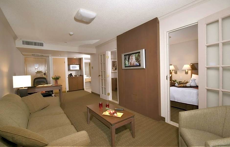 Best Western Plus Lamplighter Inn & Conference Centre