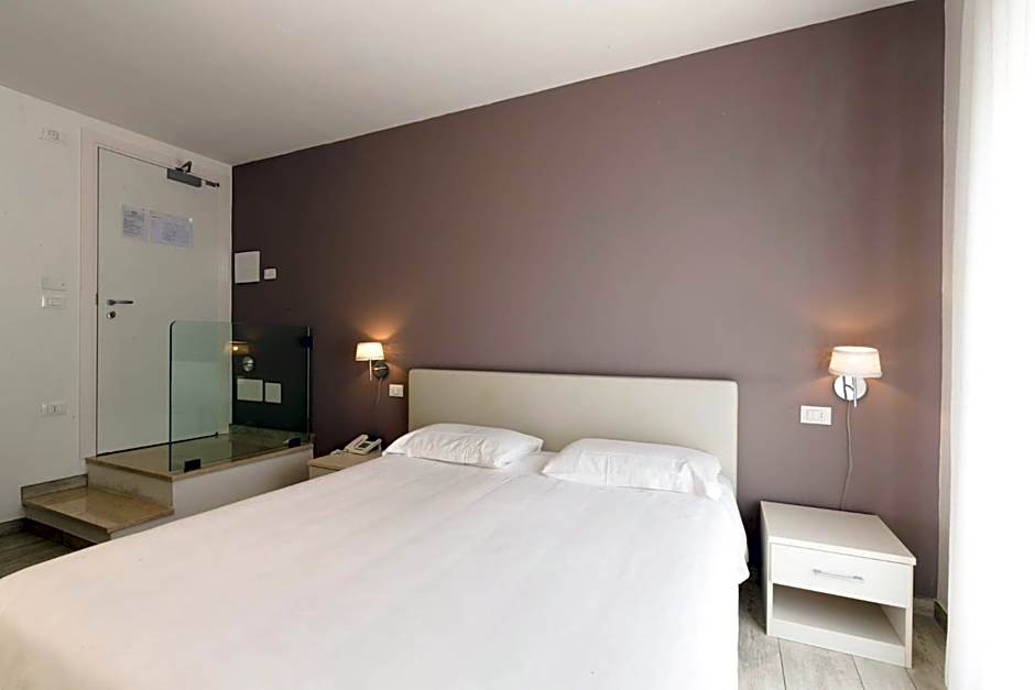 Hotel Saviola