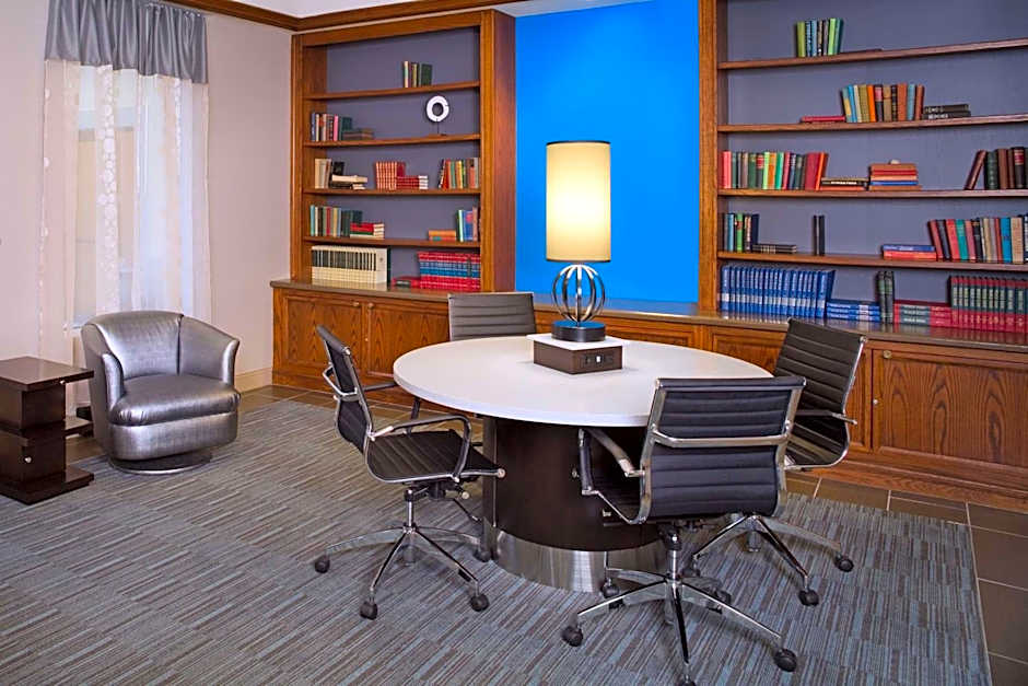 DoubleTree by Hilton Hotel Chicago Wood Dale - Elk Grove