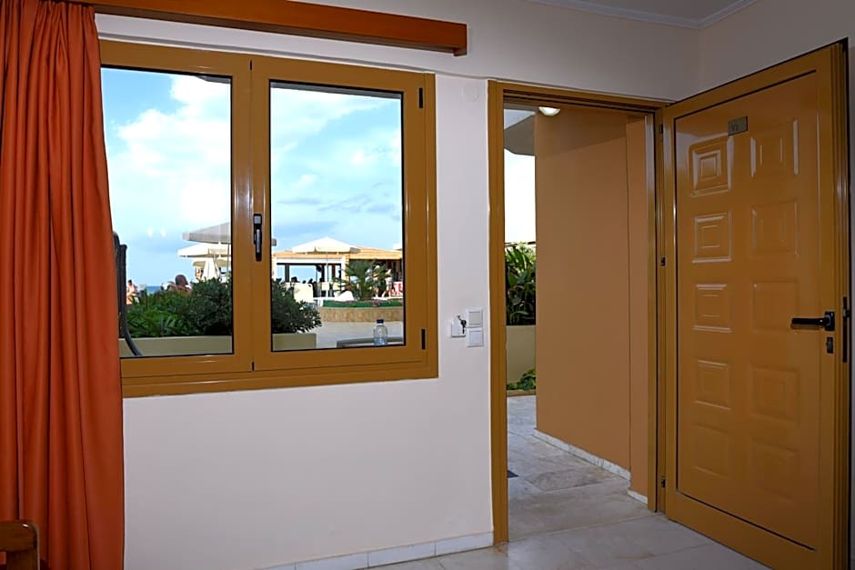 Esperides Beach Hotel Apartments