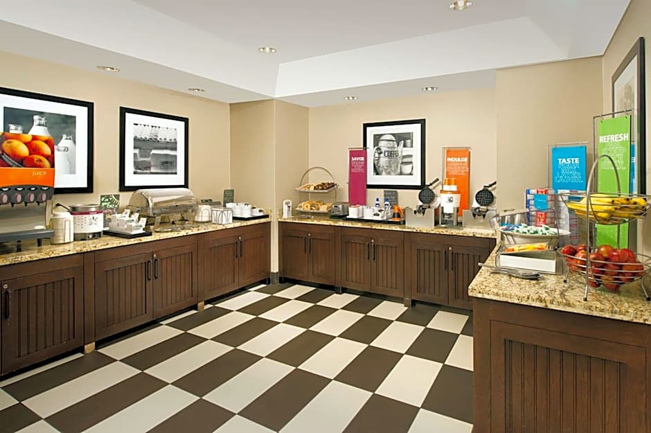 Hampton Inn By Hilton Kansas City The Legends