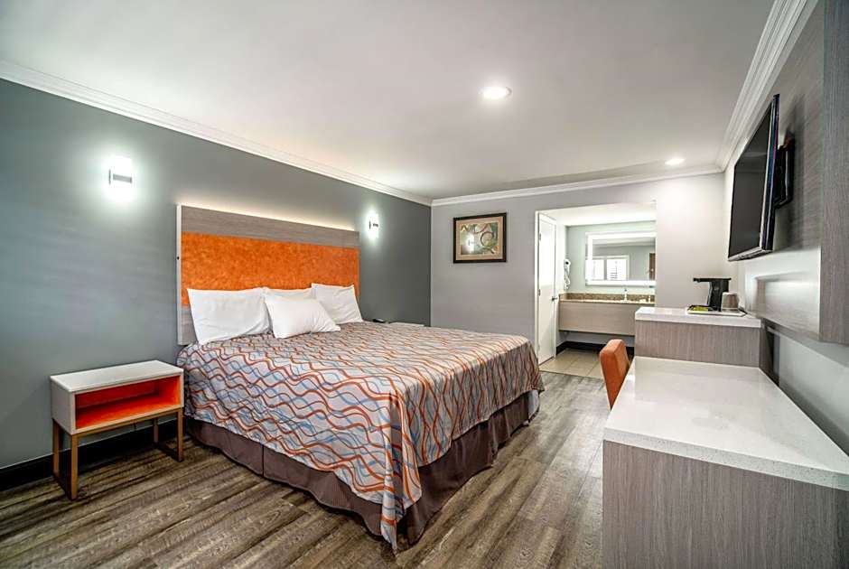 Travelodge Inn & Suites by Wyndham Bell Los Angeles Area