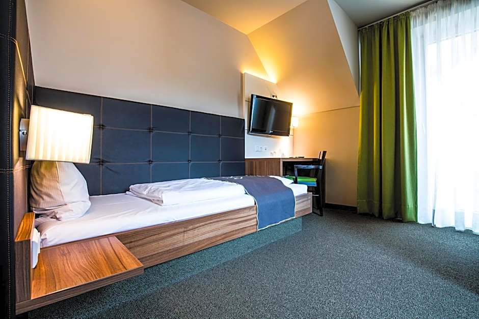 RiKu HOTEL Weißenhorn