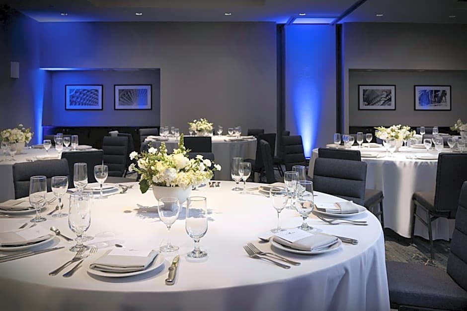 Courtyard by Marriott Chicago Downtown/Magnificent Mile