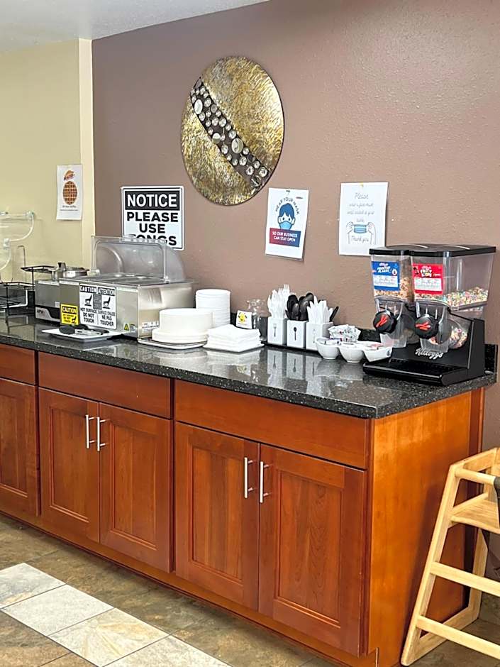 GuestHouse Inn & Suites Montesano