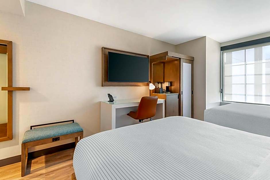 Cambria Hotel Denver Downtown RiNo