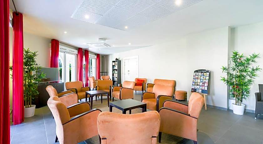 Park & Suites Village Aix-Le Rousset