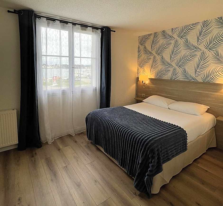 Couett'Hôtel Brest Port de plaisance, Les pieds dans l'eau