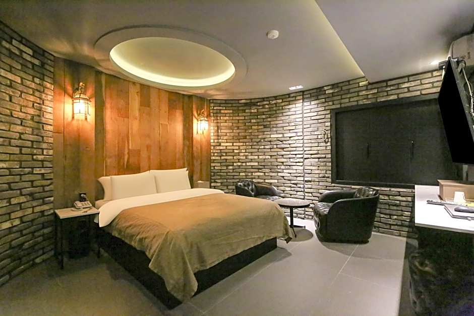 Rainbow Hotel