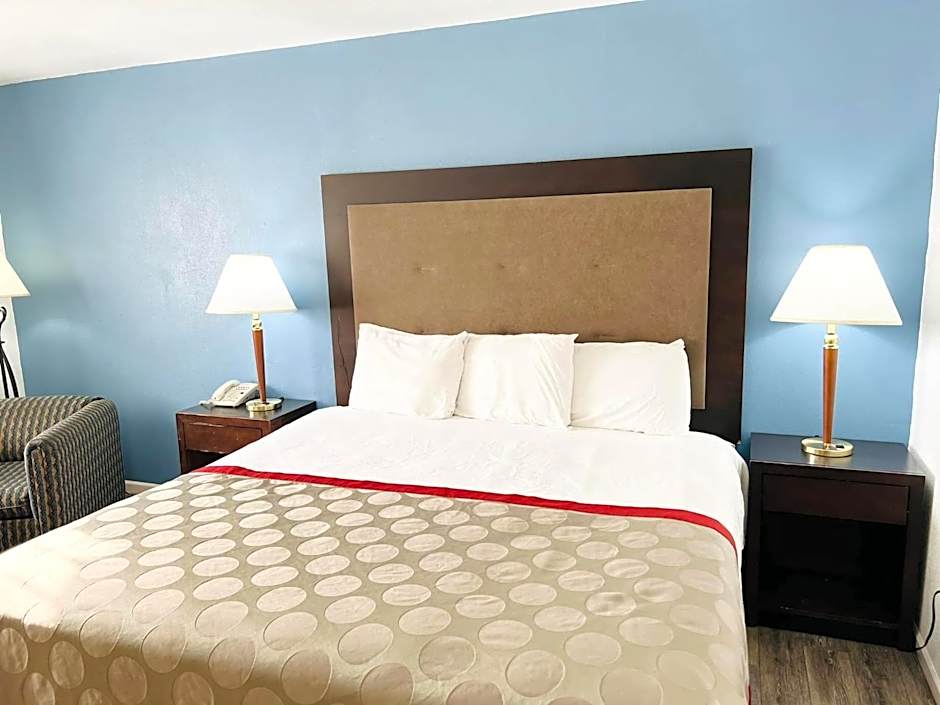 Super 8 by Wyndham Fort Scott