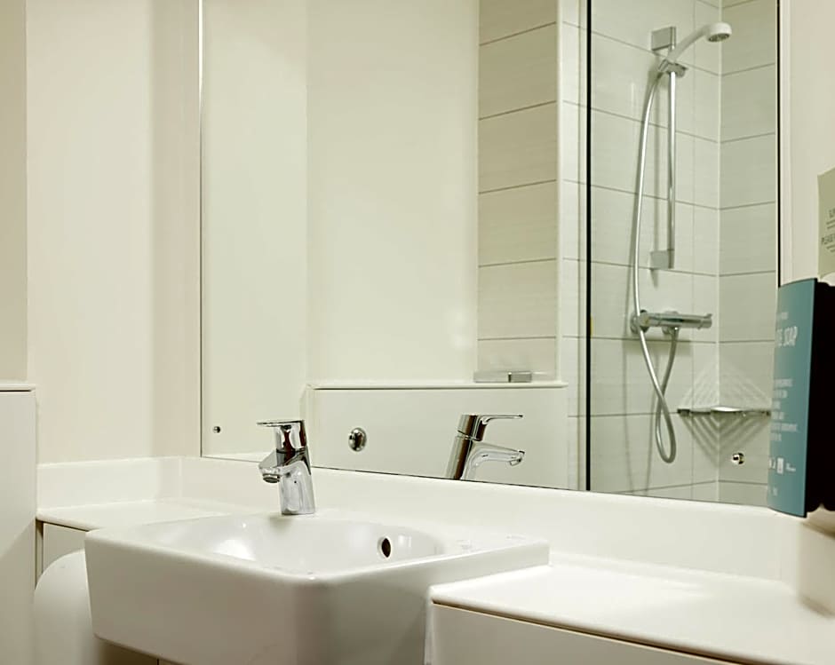 The Quays by Greene King Inns