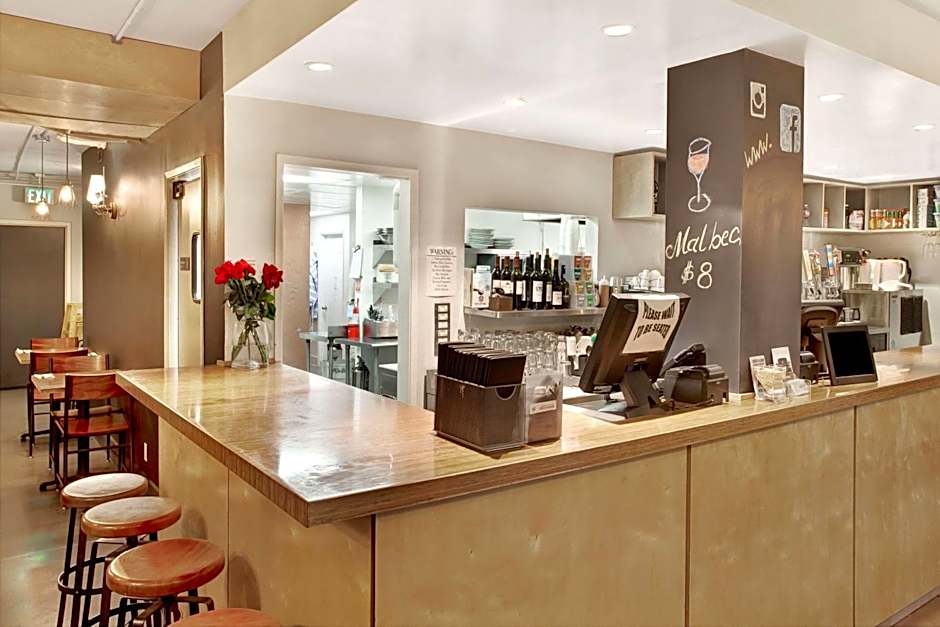 Travelodge by Wyndham Culver City