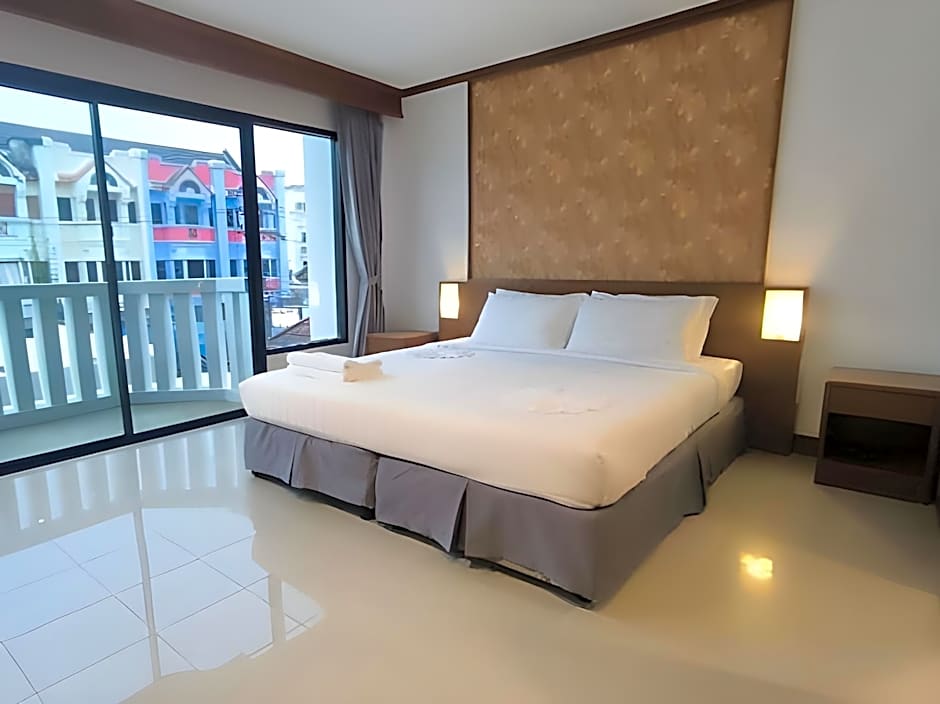 Rattana Karon Beach Hotel