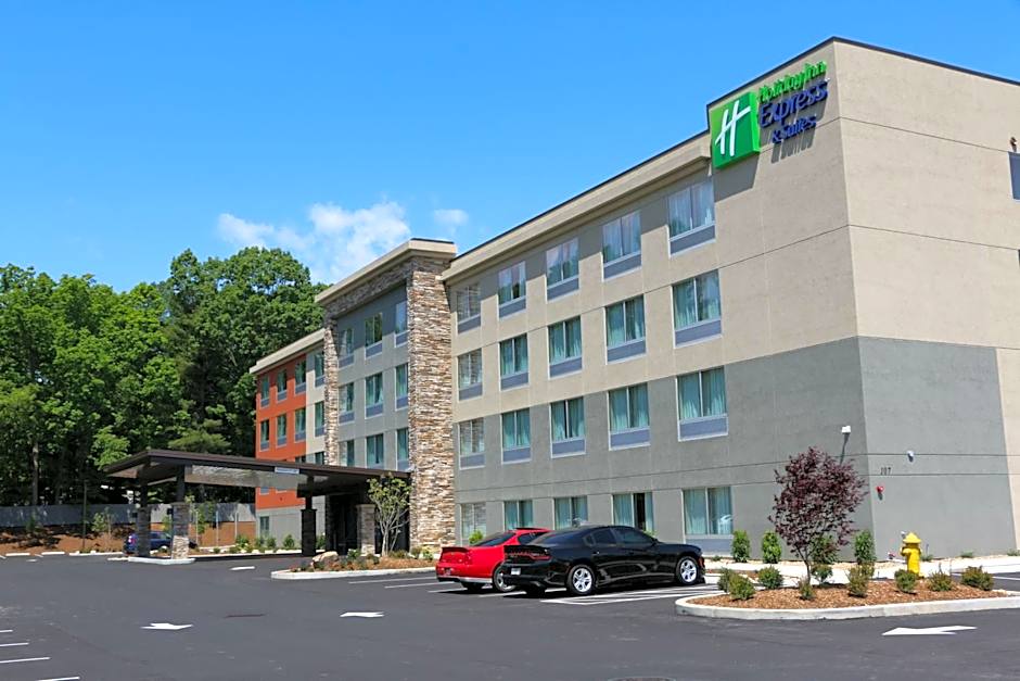 Photo 1 of 35 of Holiday Inn Express & Suites Hendersonville SE - Flat Rock By IHG
