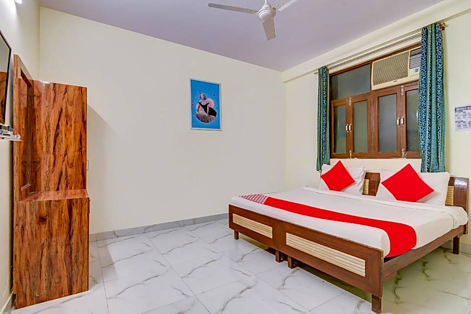 Hotel O Vishwakarma Palace