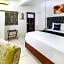 Capital O Hotel 522