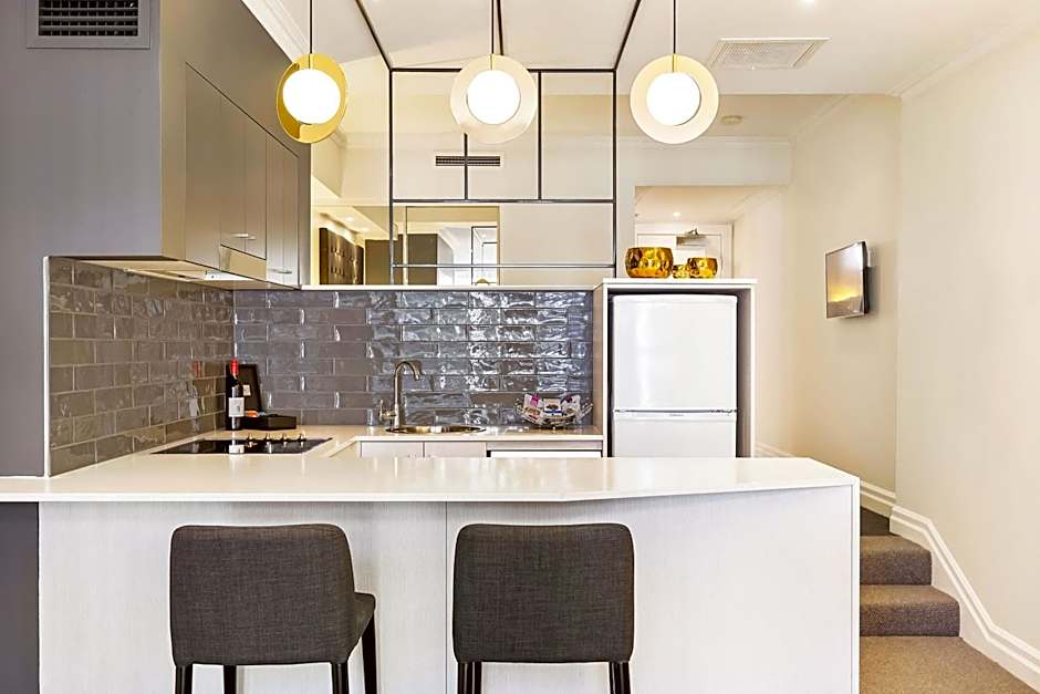 Mantra 2 Bond Street