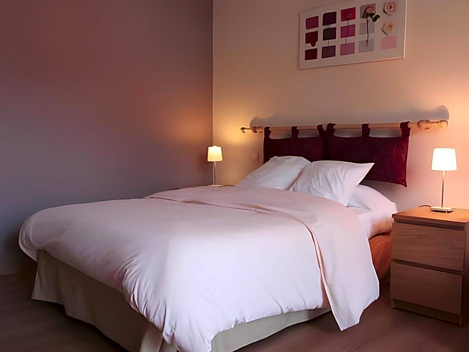 Logis Hotel Restaurant Le Castel Fleuri