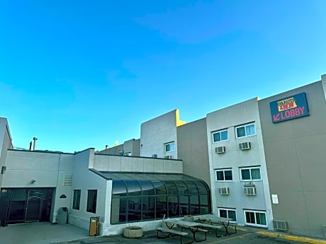 Dakota Inn