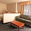 Days Inn & Suites by Wyndham Niagara Falls Centre St. By the Falls
