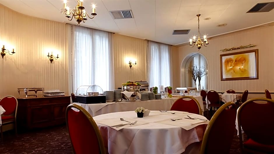 B4 Grand Hotel Lyon