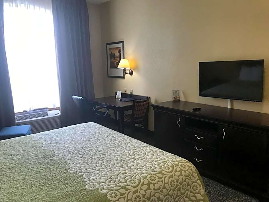 Days Inn & Suites by Wyndham Tucker/Northlake