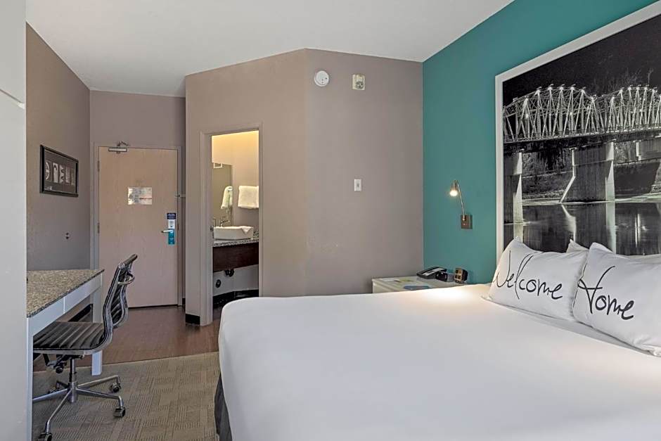 Prairie Crest Medicine Hat by IHG
