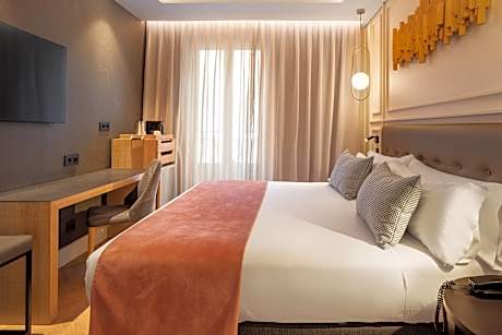 DOUBLE SINGLE USE ROOM