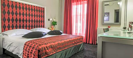 Twin Standard- 2 Single Beds Non-Smoking