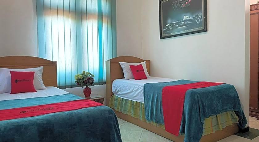 RedDoorz Syariah @ Karang Pilang