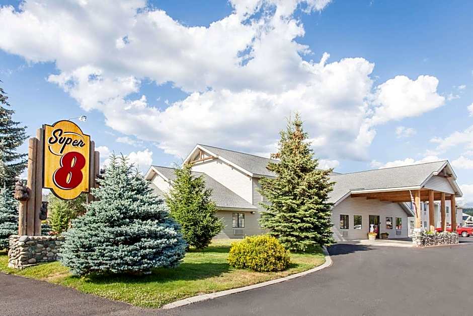 Super 8 by Wyndham McCall