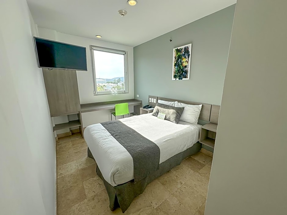 SR Hotel
