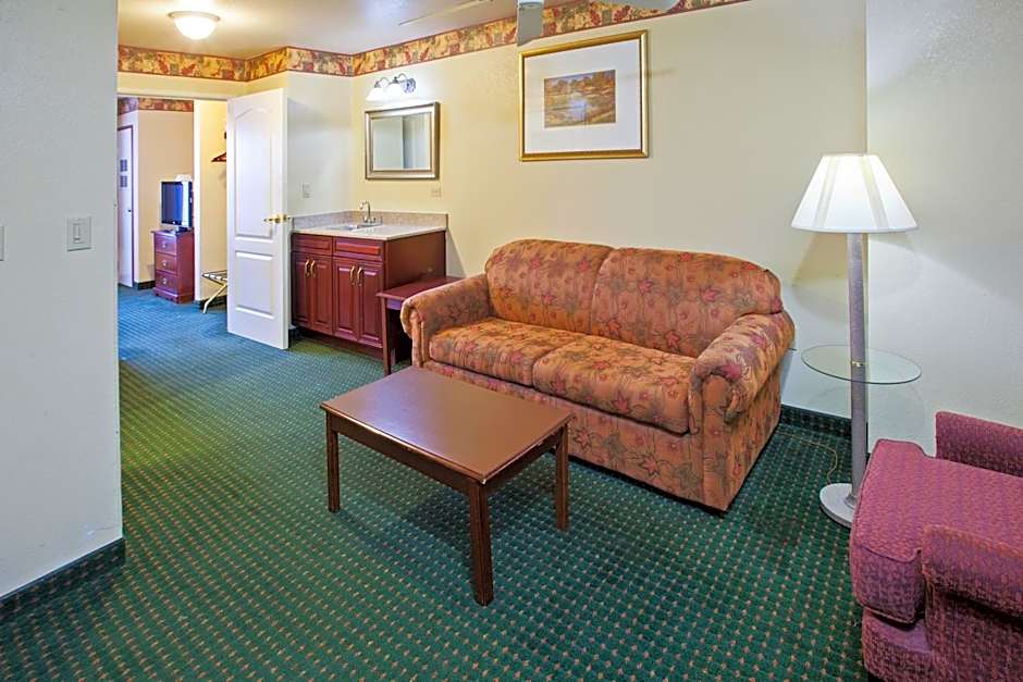 Country Inn & Suites by Radisson, Elkhart North, IN