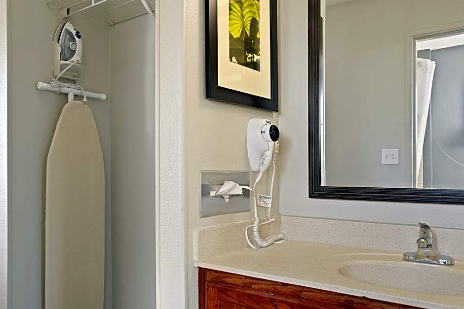 Extended Stay America Suites - Kansas City - Lenexa - 87th St.