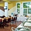 Golden Valley Hotel