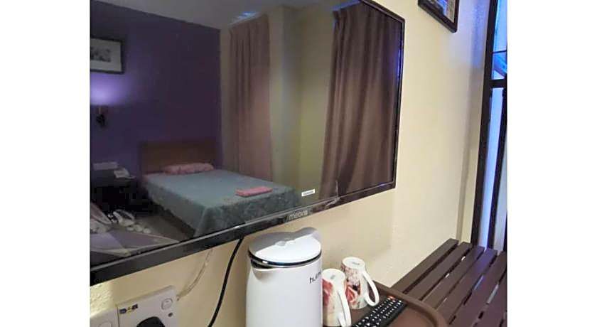 PAVILION INN HOTEL LUMUT