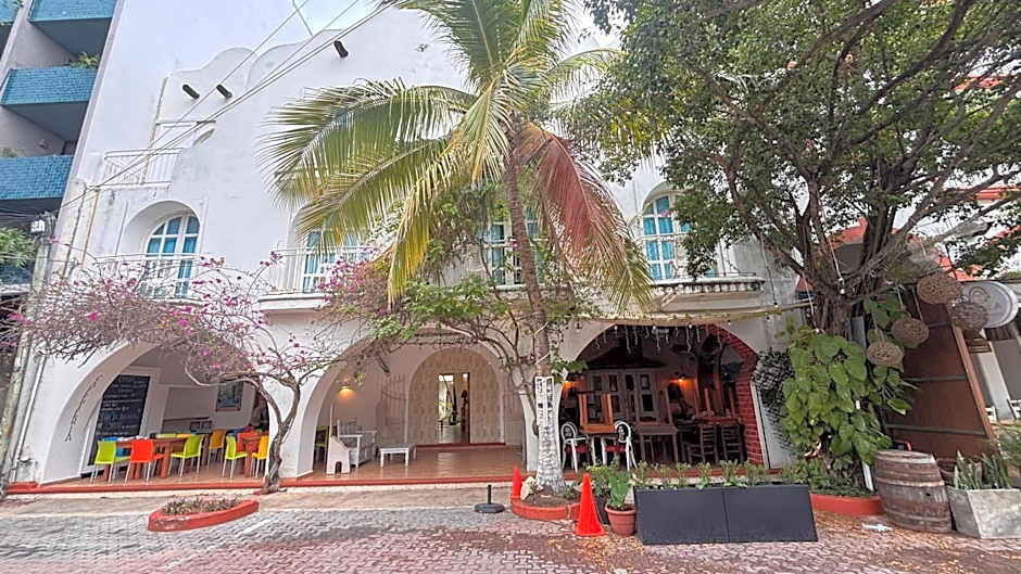 Coco Rio Hotel - Mamitas Beach Area