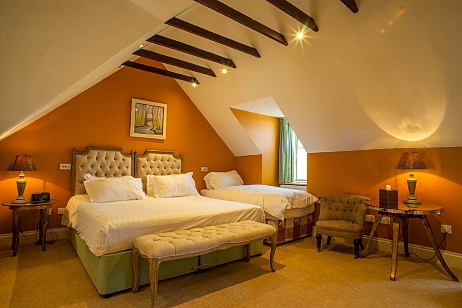 Buccleuch and Queensberry Arms Hotel