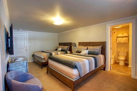 Standard Queen Room with Two Queen Beds - Non Smoking