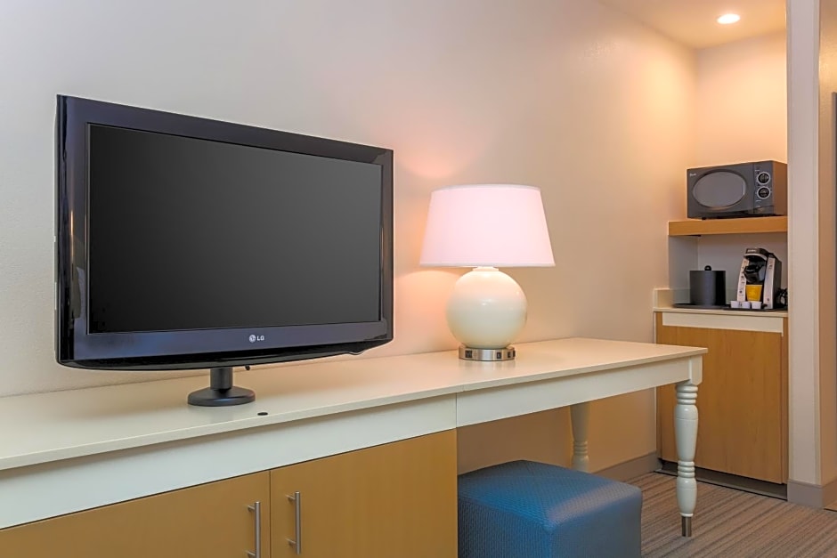 Hilton Garden Inn Bakersfield