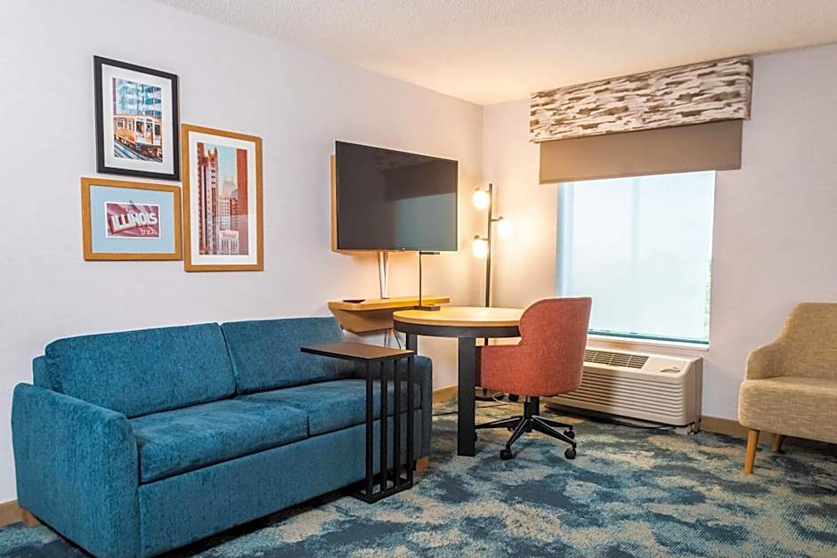 Hampton Inn & Suites Addison