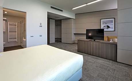 Superior Twin Room with Sofa Bed